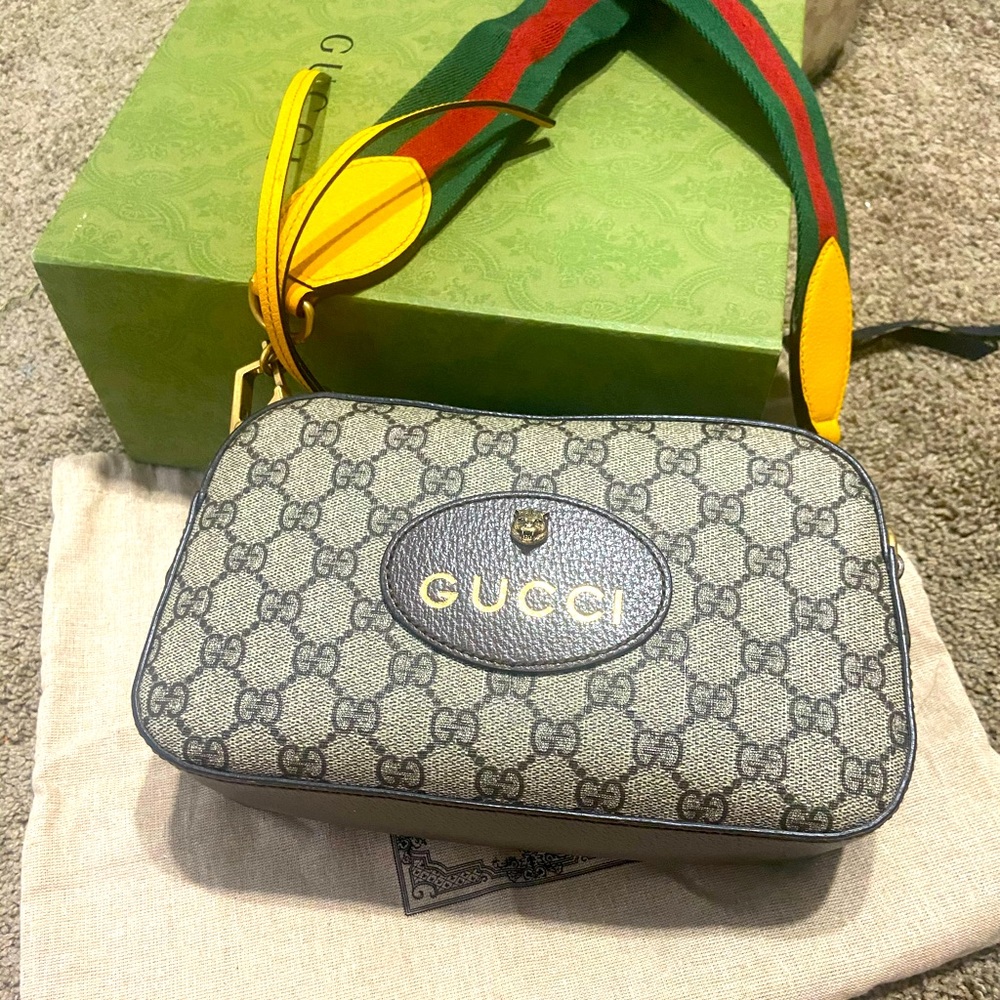 Authentic gucci crossbody